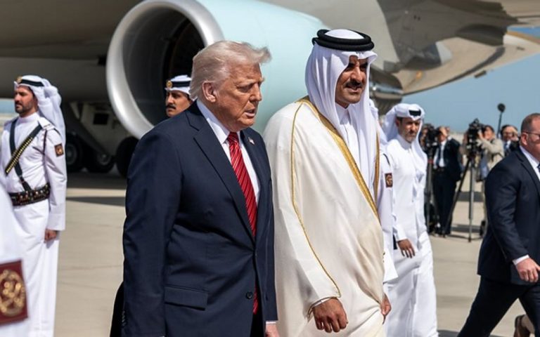 pemerintah-qatar-bantah-klaim-trump-tentang-hadiah-pesawat-fakta-dan-tanggapan